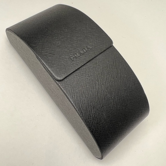 Prada sunglasses - Picture 6 of 7